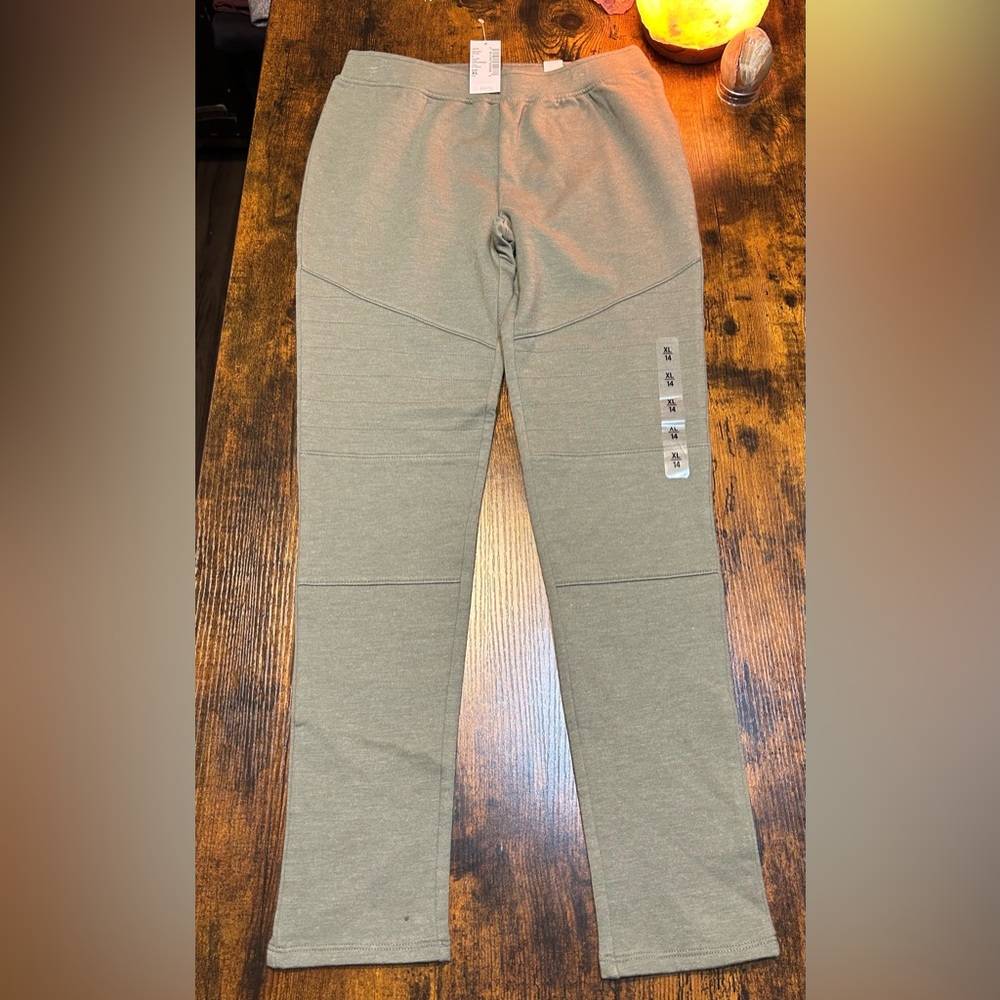 The children’s place safe green legging size XL 14